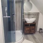 Na Vcelej Farme *