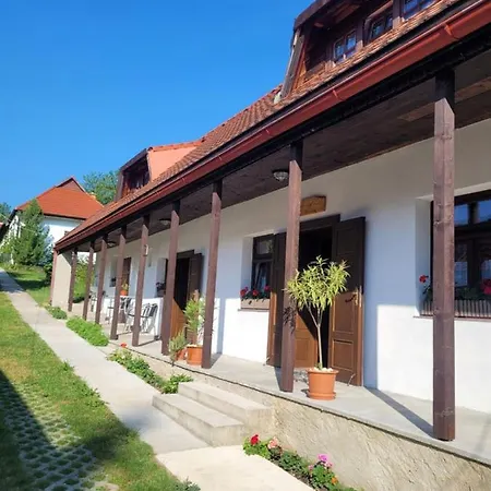 Na Vcelej Farme * Polichno